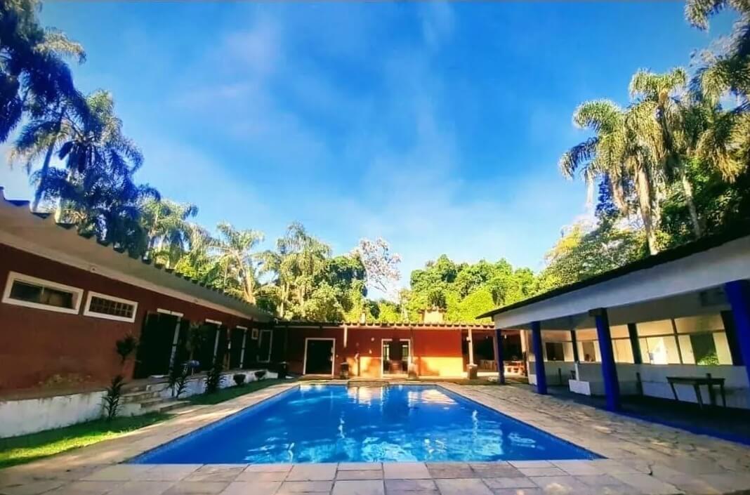 Piscina e pátio interno do Residencial Habepi